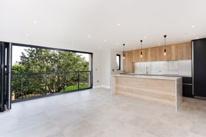 Photo 17- click for photo gallery